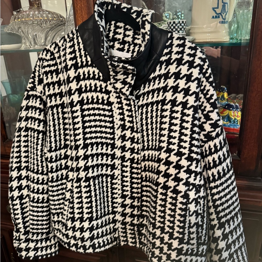 Elegant Black and White Women's Teddy Jacket